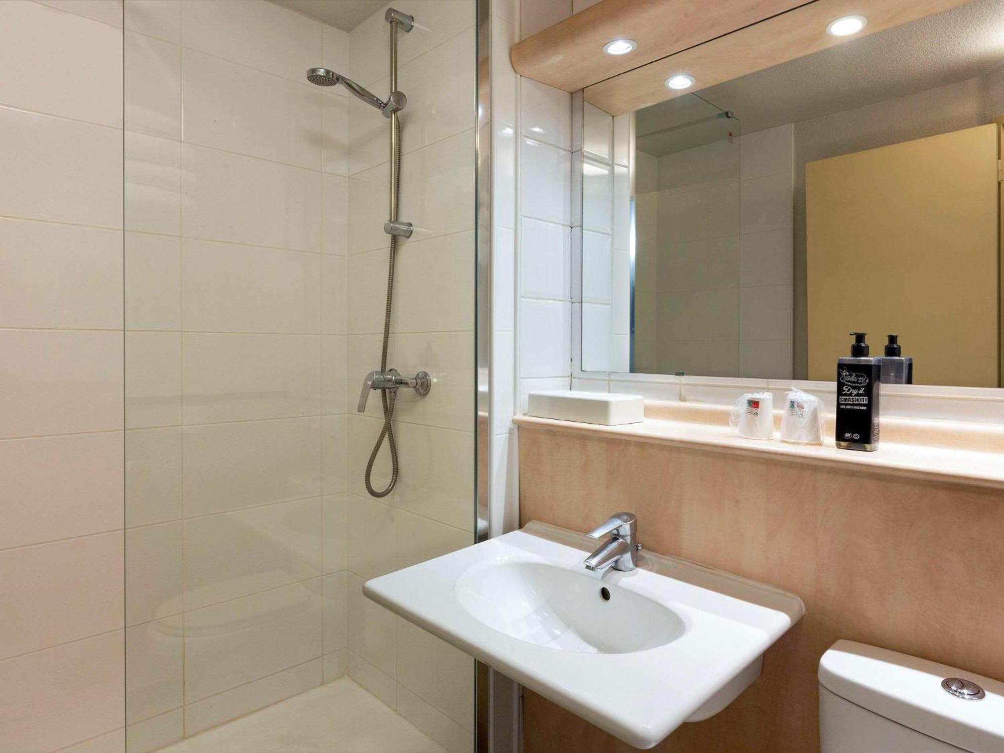 Greet Hotel Villeneuve La Garenne - Renove Εξωτερικό φωτογραφία