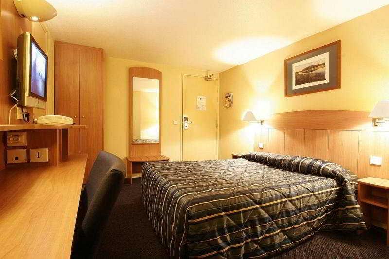 Greet Hotel Villeneuve La Garenne - Renove Εξωτερικό φωτογραφία