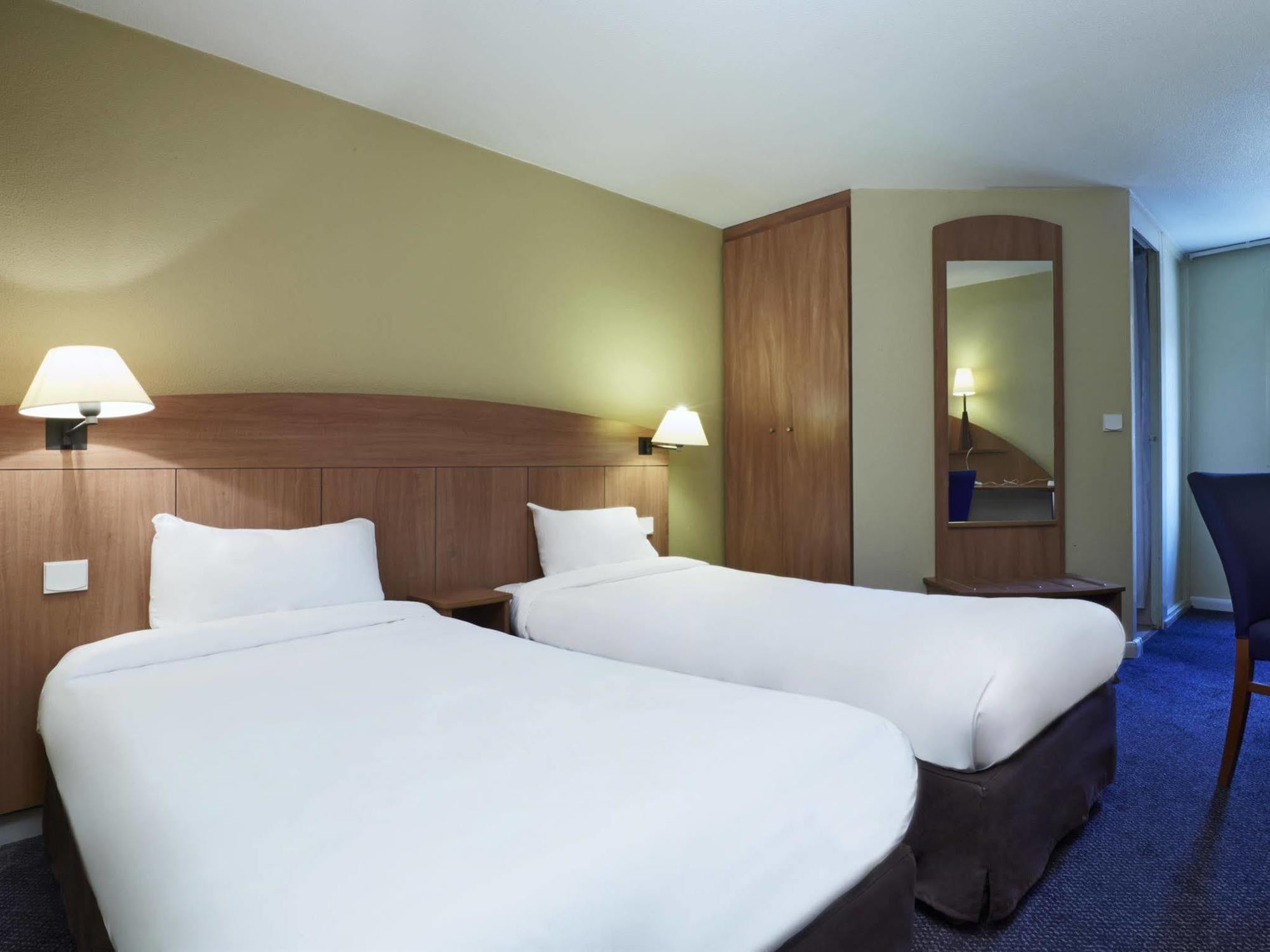 Greet Hotel Villeneuve La Garenne - Renove Εξωτερικό φωτογραφία